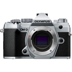Olympus EM5 III + 17mm