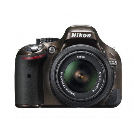 Nikon D5200 +18-55mm VR II