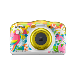camara Nikon W150